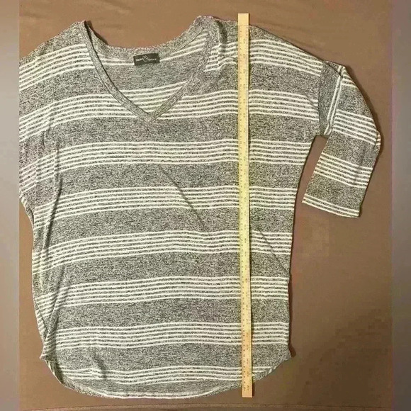 Market & Spruce Women’s Knit Top Grey Stripe 3/4 Sleeve Size L - Picture 6 of 7